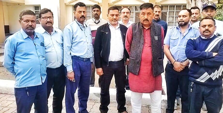 Talks on ATS remain inconclusive, operators to stage road blockade in Dehra tomorrow