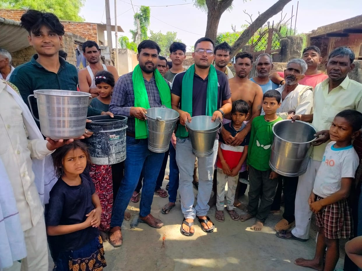 Villagers protest with empty pots demanding electricity; power supply disrupted for 15 days due to a blown transformer.