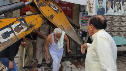 The municipality removed years-old encroachment, people protested.