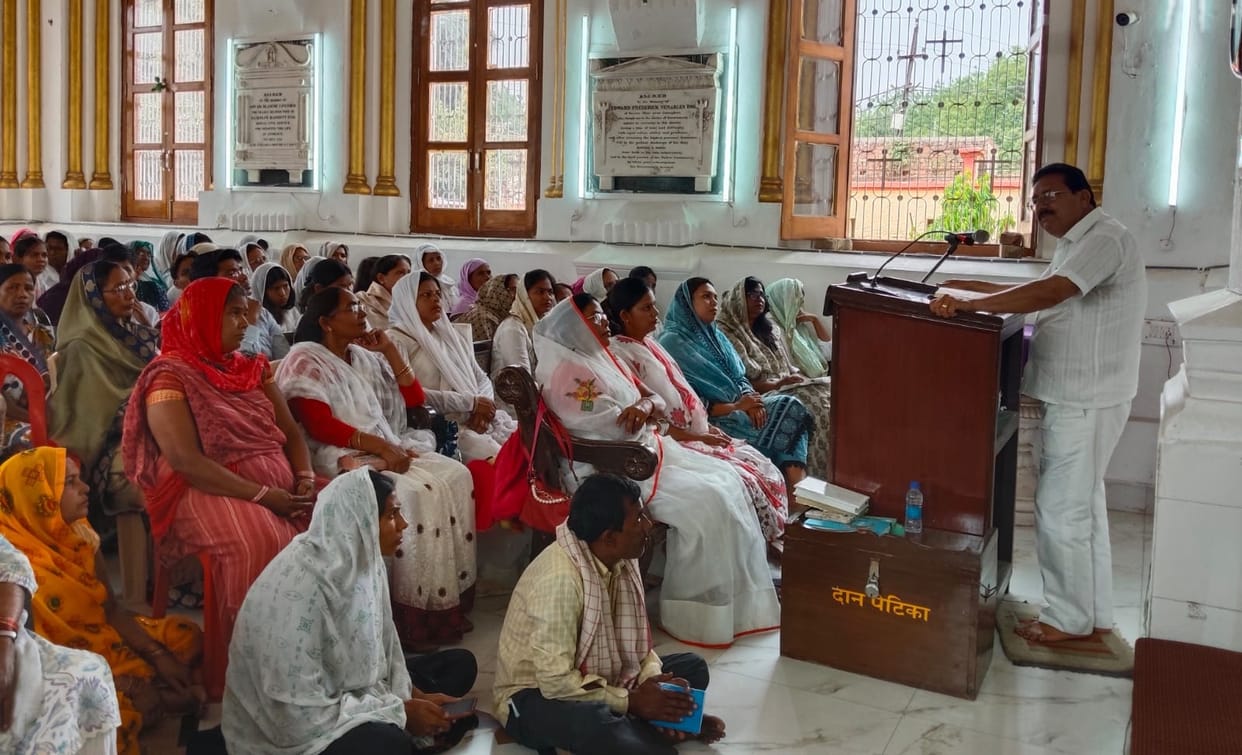 Good Friday: Special prayer meeting held in the church