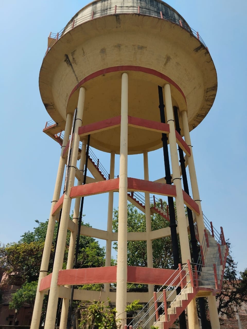 The water board claims, deficiencies have been corrected; the municipality said, fill the water in the presence of officials