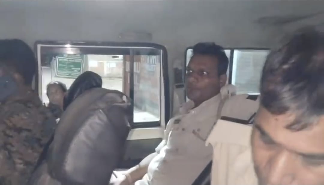 Bihar vaishali police beat the victim himself after he reported the incident vaishali News hajipur news