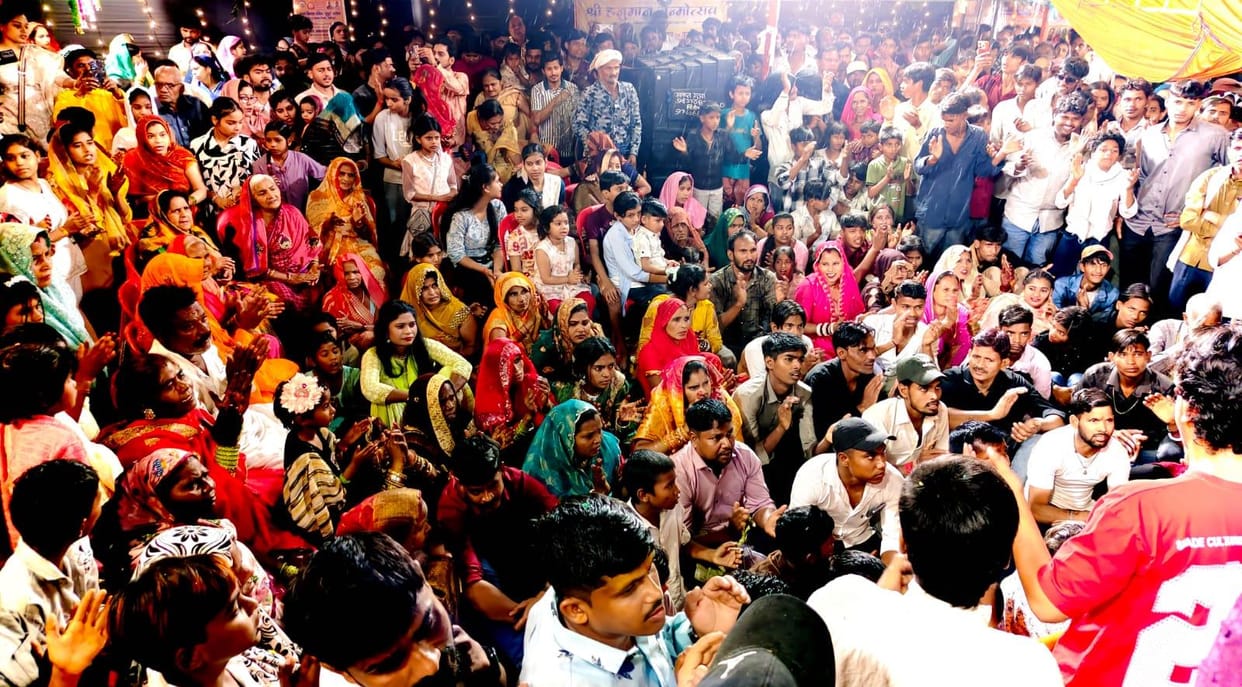 The marriages of seven underprivileged girls were celebrated with great pomp and grandeur during Hanuman Janmotsav.