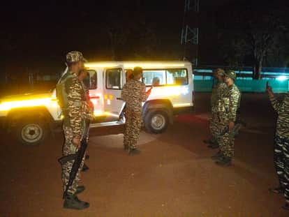 CRPF jawans safely transported the sick girl to the hospital.