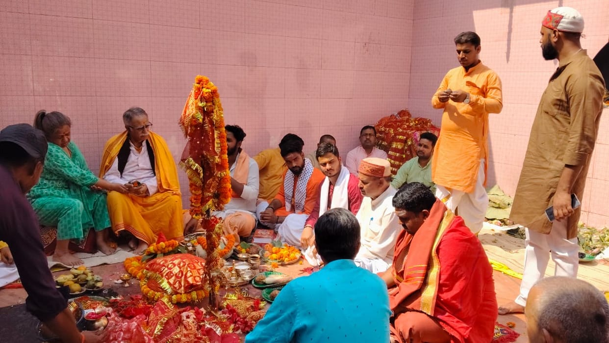 Supreme Court Justice offered prayers at Maa Kulkula Temple
