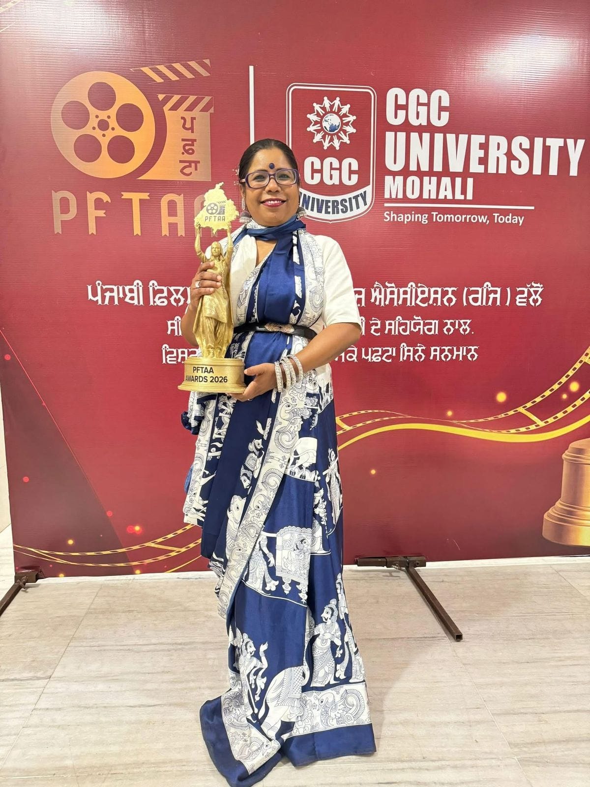 Sneha from Kurukshetra received the Best Costume Designer Award at PFTTA.
