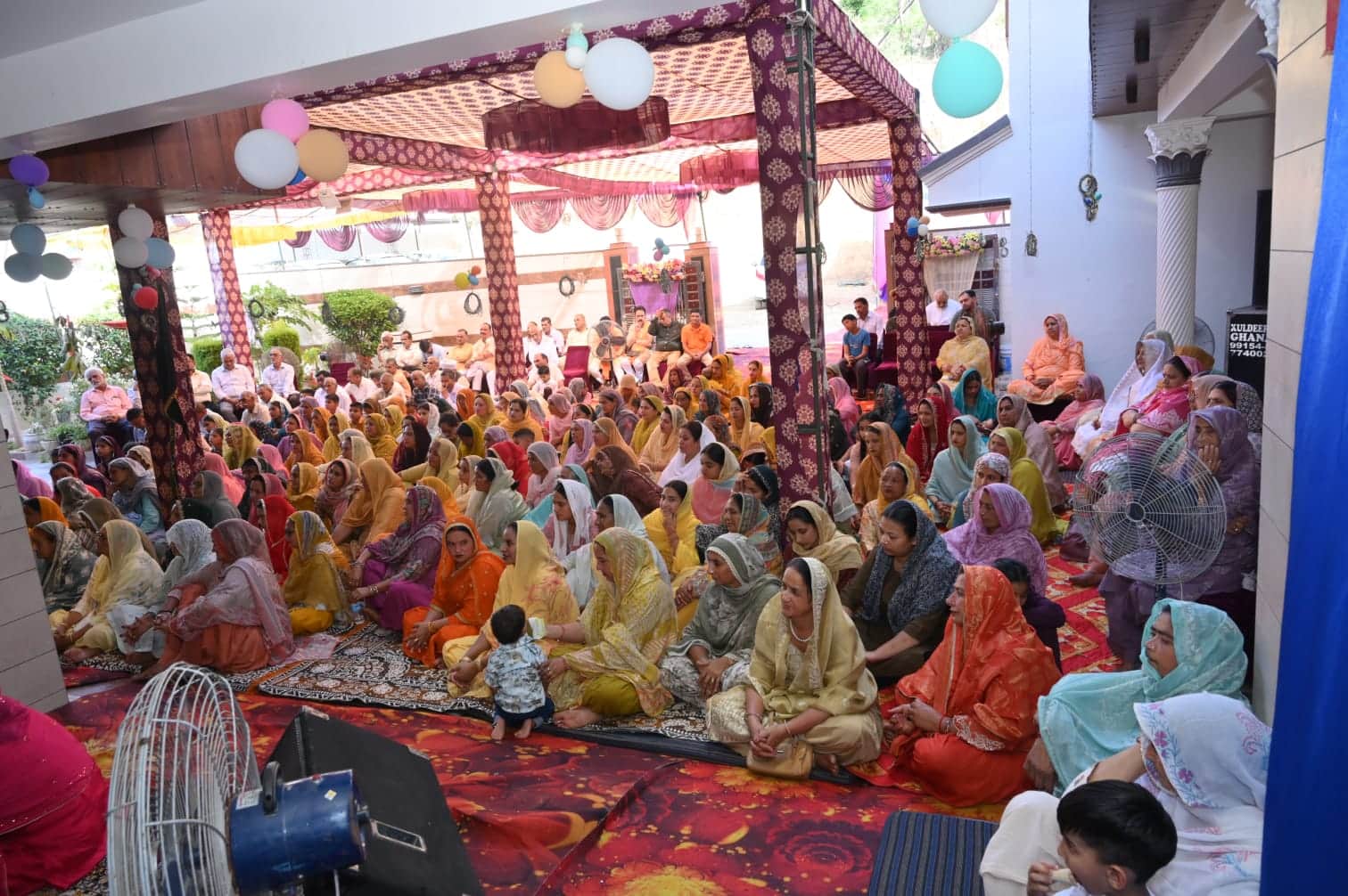 माजरू गांव में श्रीमदभागवत कथा का श्रवण करते हुए स्थानीय महिलाएं- स्रोत- ग्रामीण।