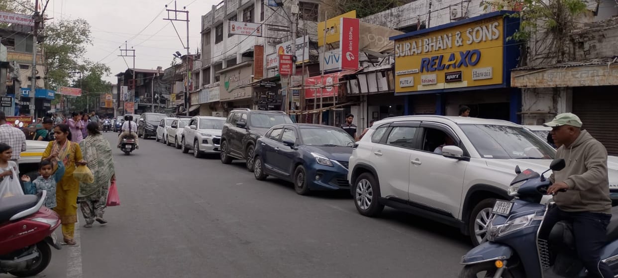 Long queues of vehicles were seen
