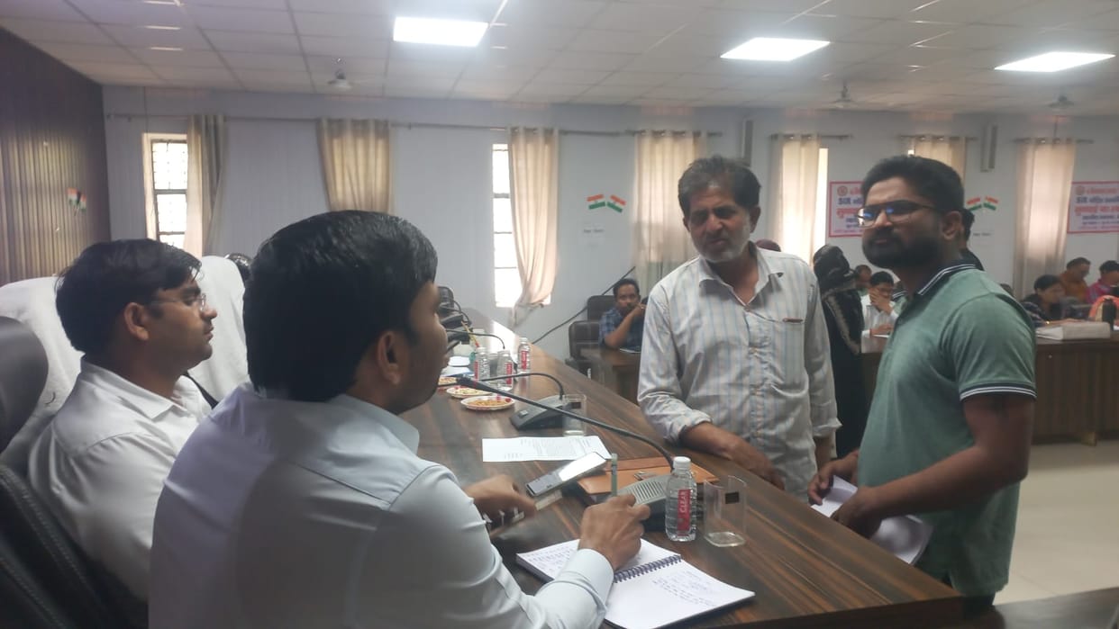 62 complaints were registered on the Sampoorna Samadhan Diwas, 4 were resolved on the spot.