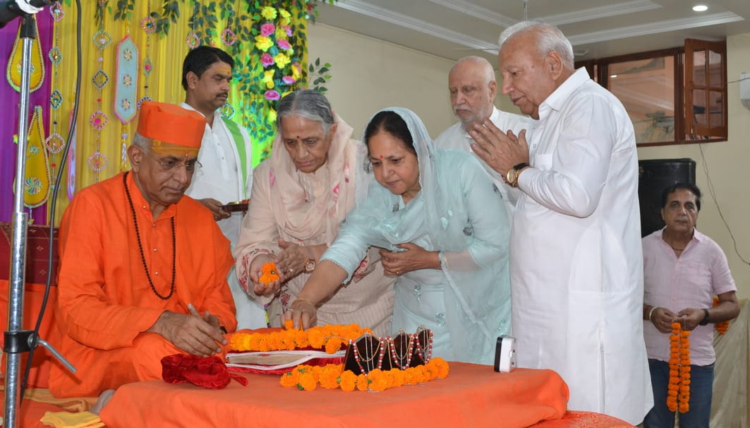 Seeing everything in God is devotion: Maithilisharan