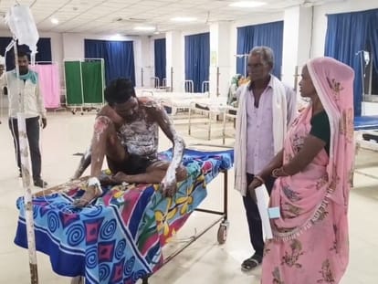 Son-in-law Accuses Mother-in-law And Sister-in-law Of Attempting To Burn  Him With Petrol - Jhalawar News - Rajasthan:पेट्रोल से झुलसने की दो घटनाएं,  एक की हुई मौत, दूसरे का इलाज जारी, पुलिस ...