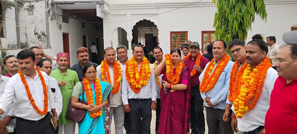 Dr. Sushil Mishra became the President, Dr. Santosh became the General Secretary
