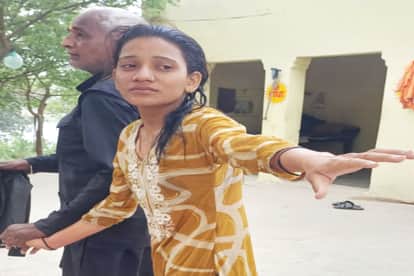 Upset by her father's scolding, the girl jumped into the Yamuna.