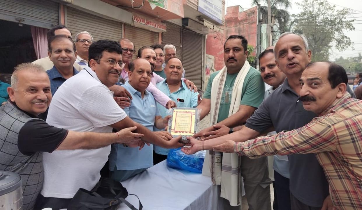 SN Jan Welfare Association removed four trolleys of garbage.