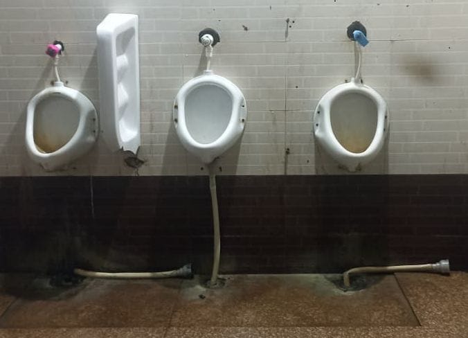 Lack of cleanliness and chaos in municipal toilets