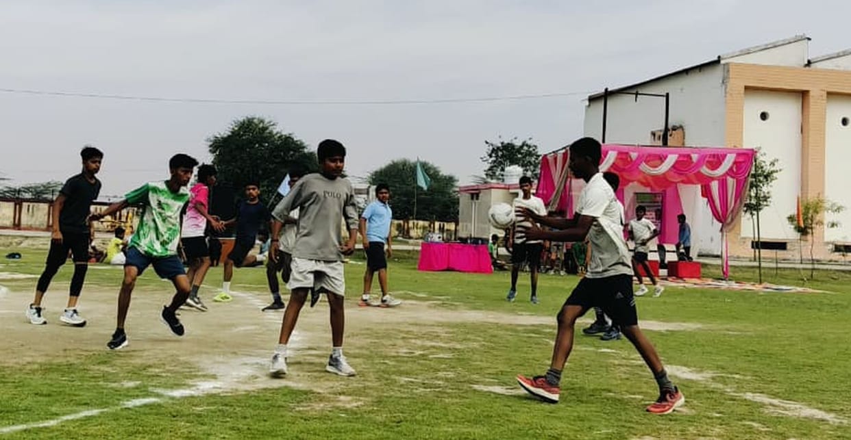 Gorakhpur won the handball competition
