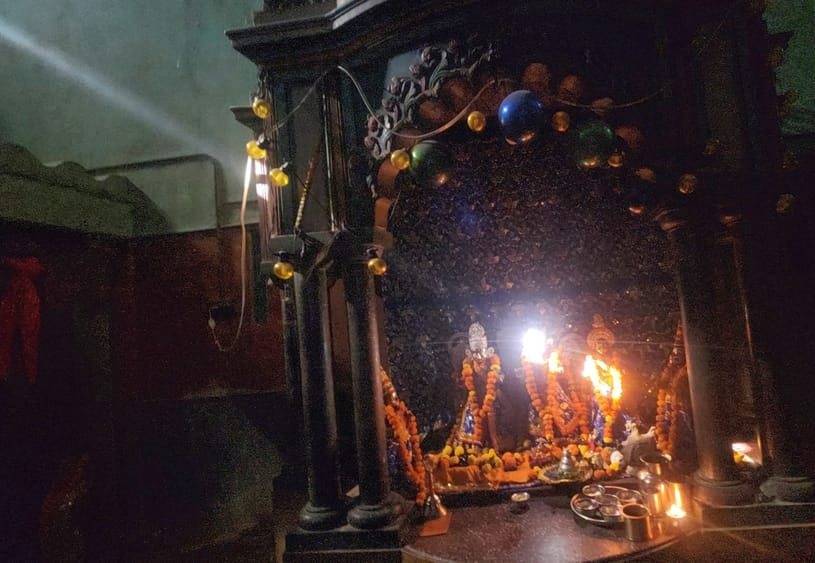At the Achari Temple, the sun's rays performed the ceremonial anointing of Lord Rama