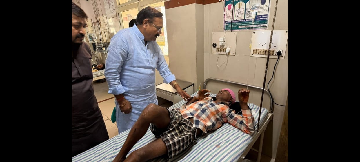MP visits SN Hospital to inquire about the condition of those injured in the house collapse.