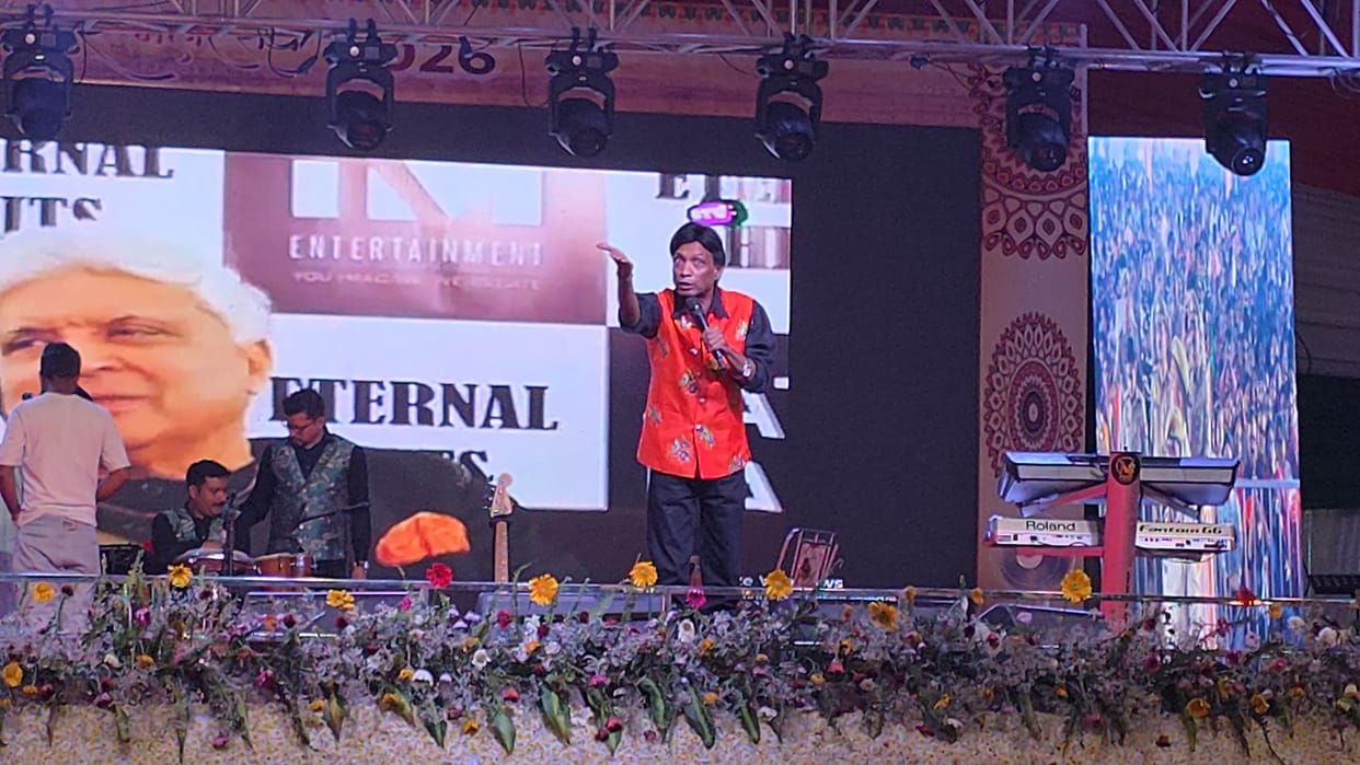 People swayed to Kalpana Patwari's songs, Sunil Pal had everyone rolling with laughter