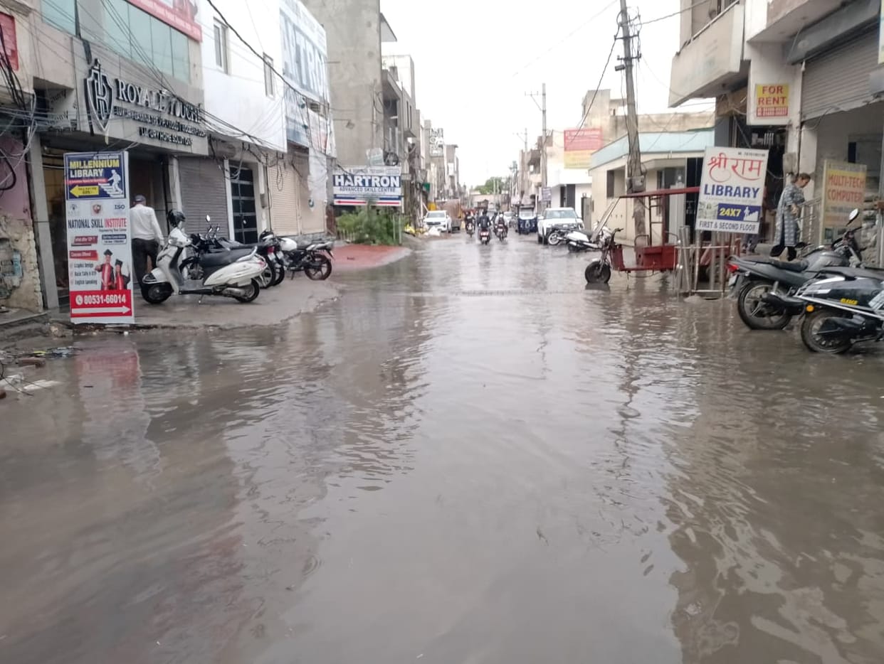 Two main sewer lines of the city will be cleaned with an expenditure of Rs 2.50 crore.