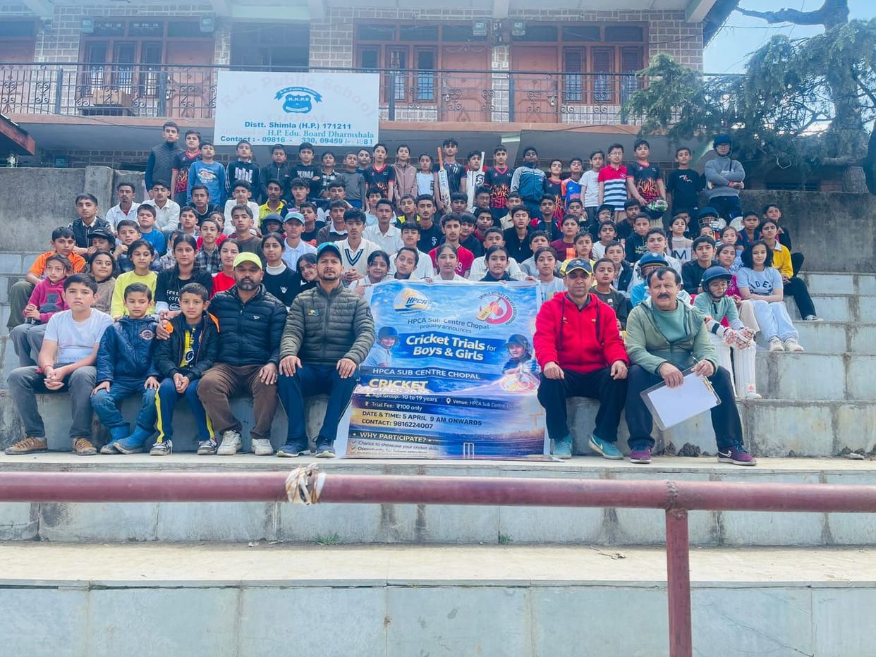 Cricket players gave trials for free coaching