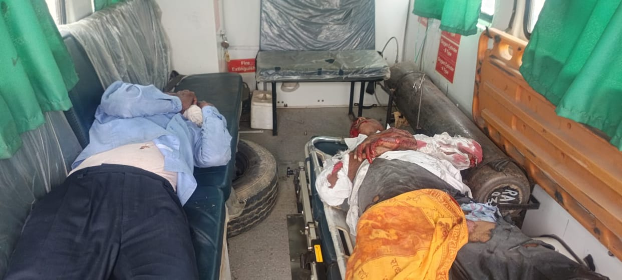 Tempo overturned after collision with vehicle, seven people injured