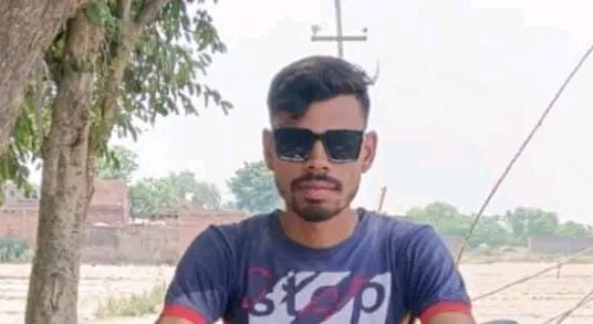 A young man committed suicide under pressure of a debt of Rs 4 lakh; his body was found hanging from a pillar.