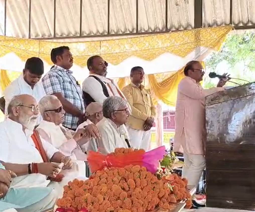 फोटो-25-पूरा बहादुर में जनसभा को संबोधित करते सांसद जय प्रकाश।  वीडियाग्रैब