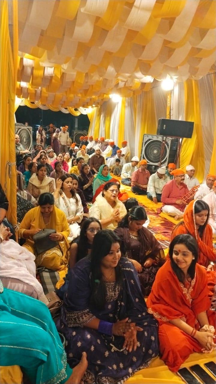 Narrated the description of the coronation of Shri Ram