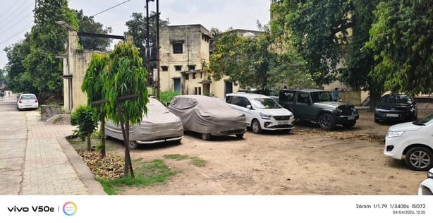 Four cars parked at Gandhi Eye Hospital for three months