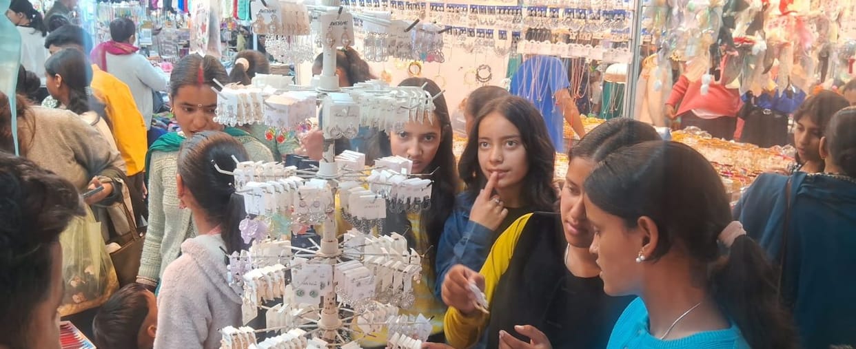 As the sun rose, crowds gathered at the Jogindernagar fair ground, bringing smiles to the faces of traders.