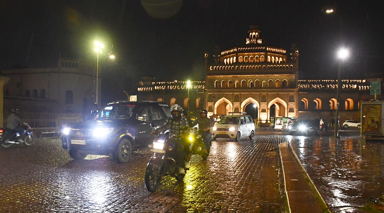 A drizzle brings pleasant evening to Awadh; clouds to prevail today too