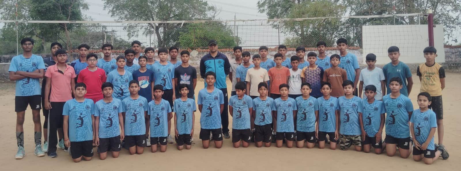 मंदोला गांव में ट्रायल के लिए पहुंचे खिलाड़ी। स्रोत : कोच