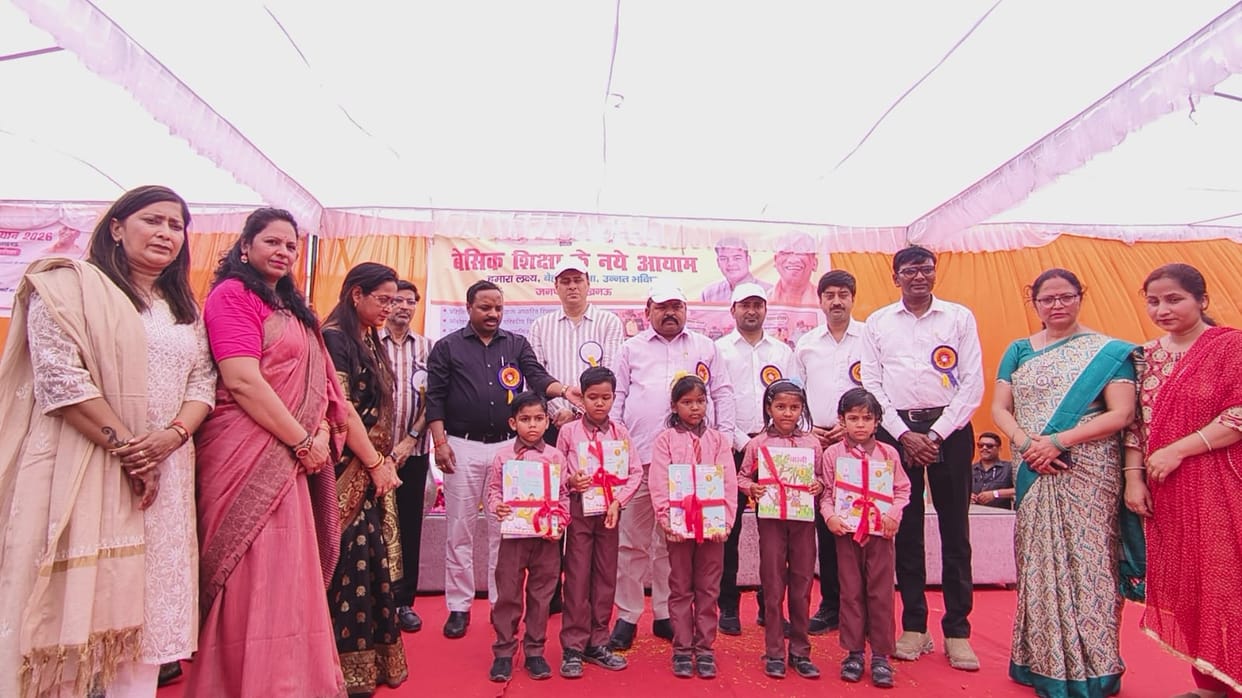 The 'School Chalo Abhiyan' has set out to take the hands of children left behind.