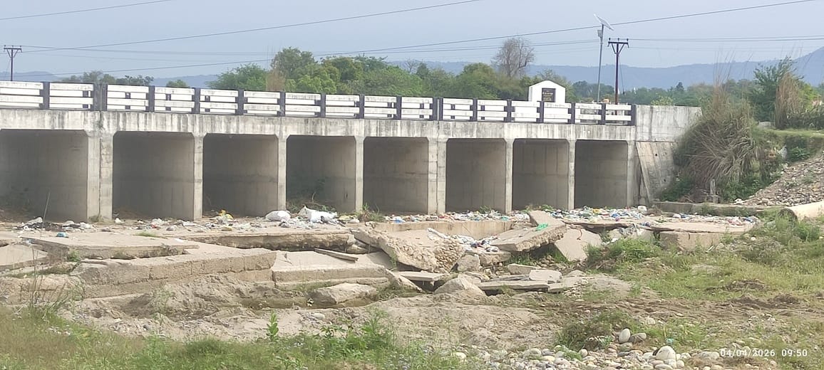 Una News: खतरे में पेखुबेला–झोड़ोवाल पुल, आठ माह से मरम्मत की दरकार