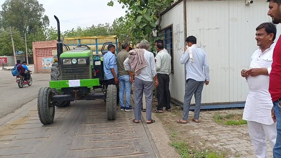 Sonipat News: बायोमीट्रिक के विरोध में हड़ताल, किसानों पर पड़ी दोहरी मार