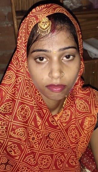 Death caused by a protruding steel rod from a tractor-trolley piercing a woman's abdomen.