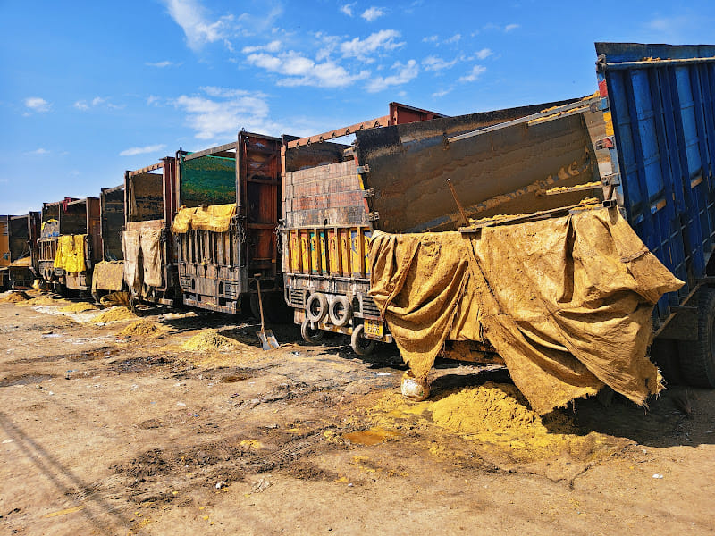 Complaint to SDM about illegal market on Daurala road