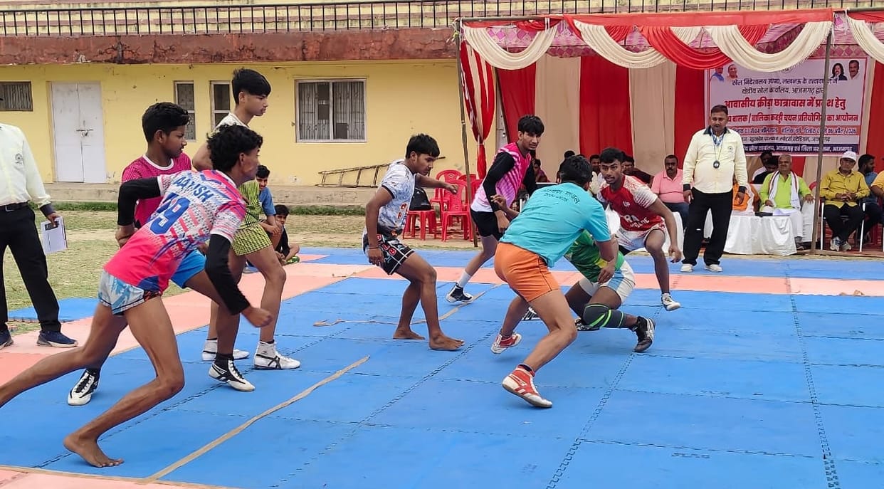 Kabaddi: Agra division team became the champion by defeating Varanasi team 18-13.