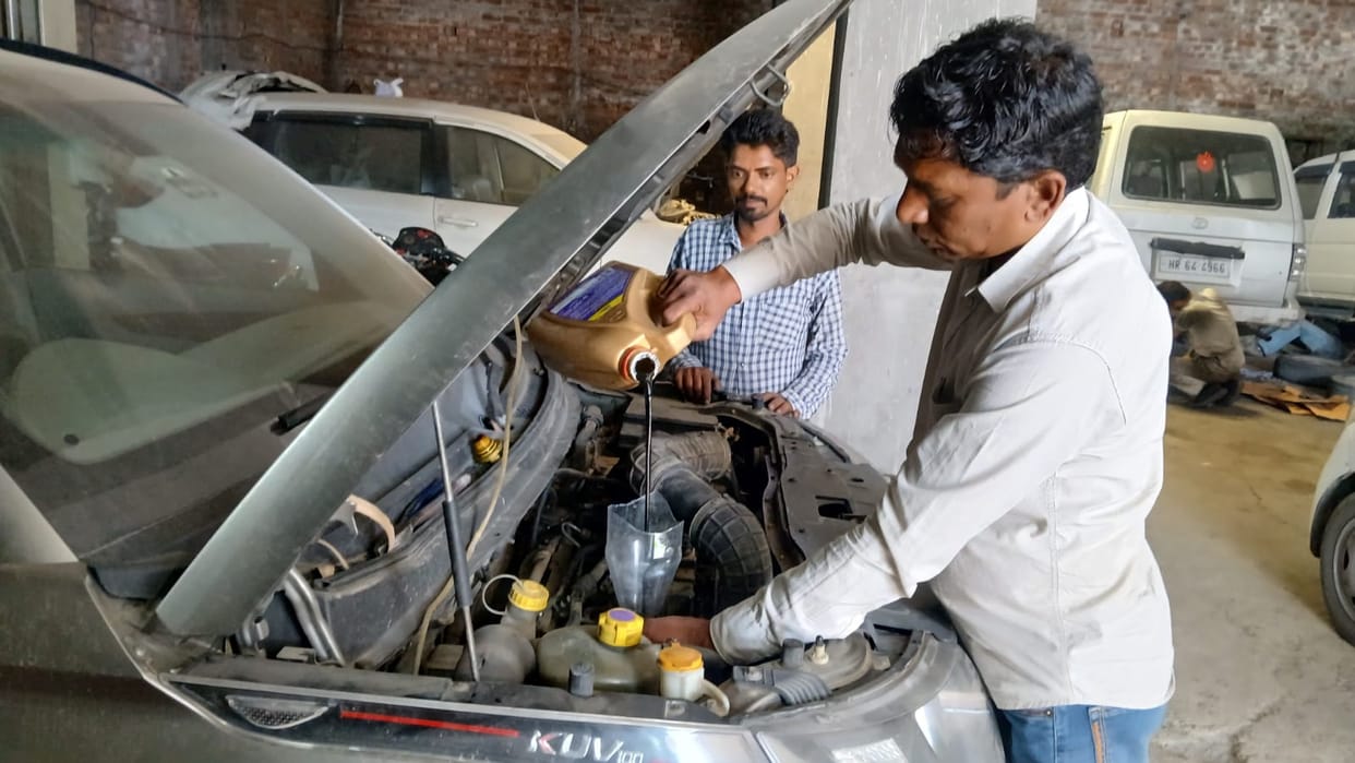 Engine oil becomes costlier, vehicle service costs rise
