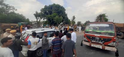 rajasthan road accident delhi mumbai expressway jaipur agra highway crash preeti sharma death injured