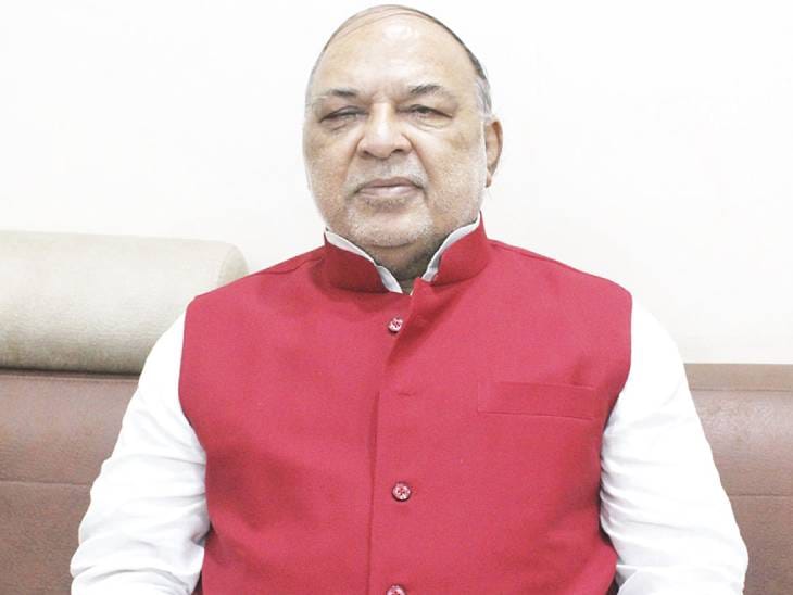 MLA Mehrotra opened a front against the CMO.