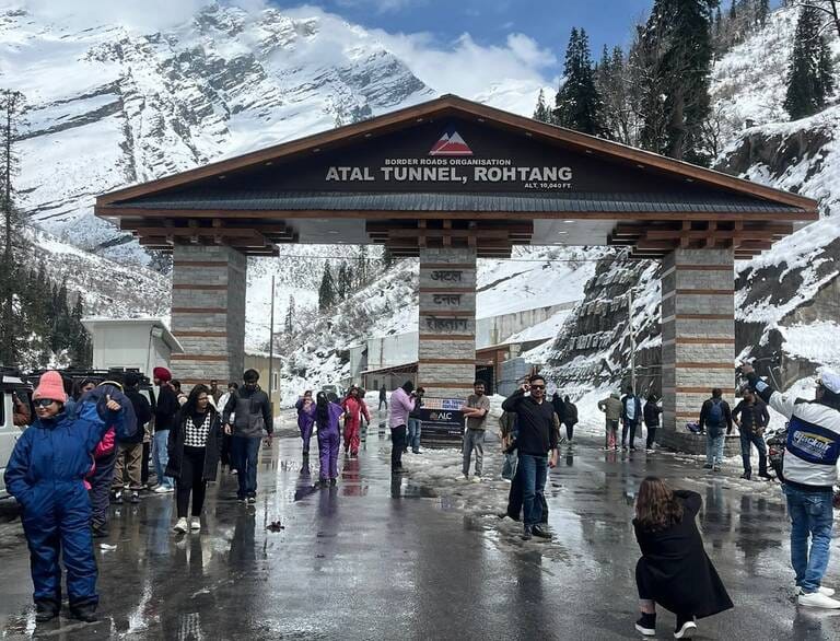 Increased risk of avalanches after snowfall