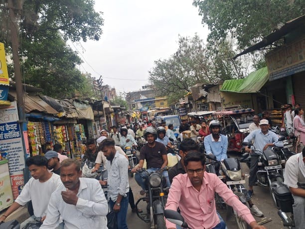 Traffic jam at railway crossing causes inconvenience to pedestrians