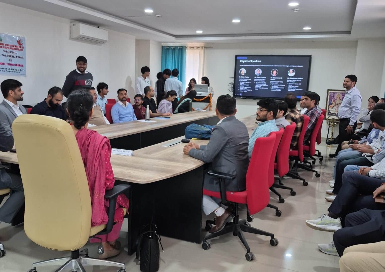 बंदला हाइड्रो कॉलेज में आयोजित कार्यशाला में भाग लेते लाभार्थी। स्रोत: कॉलेज