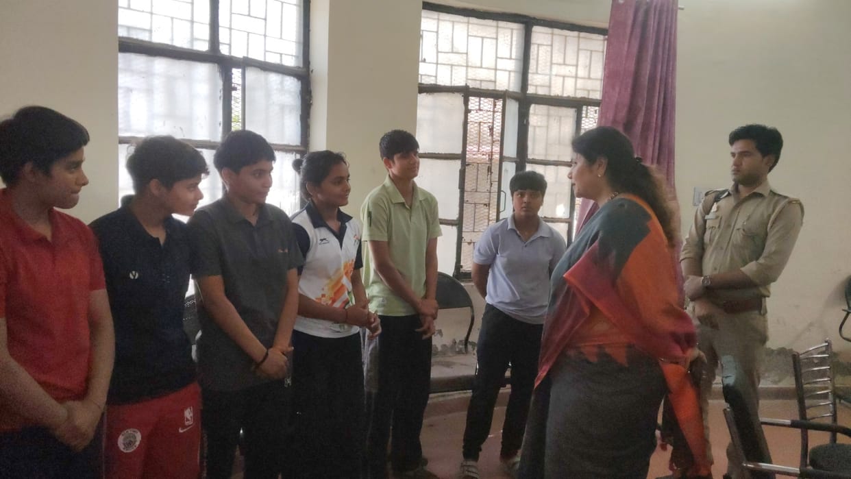 The dispute was resolved with the intervention of the State Women's Commission.