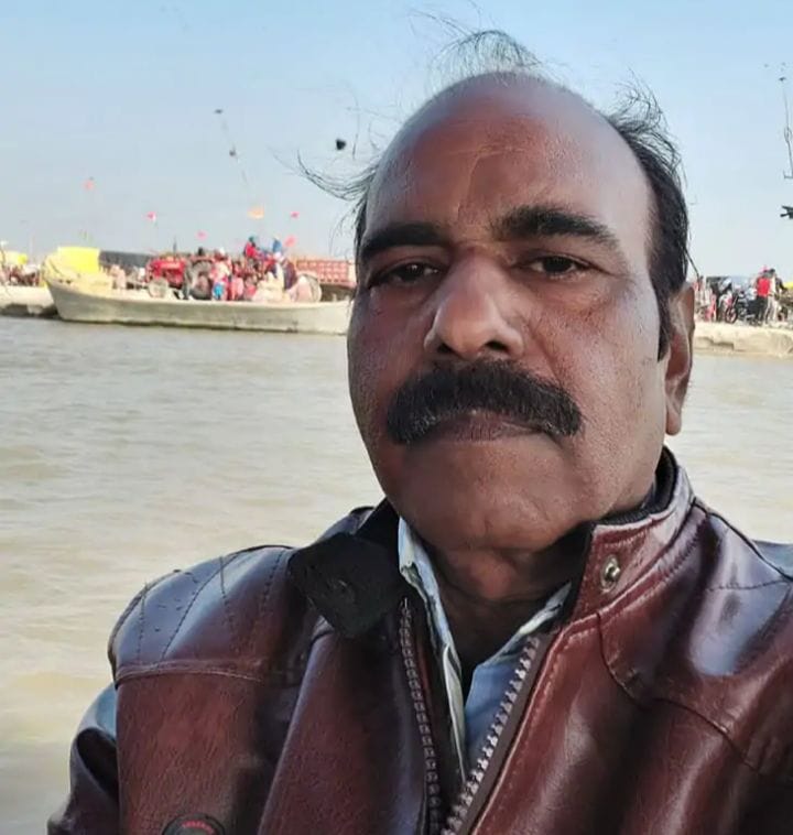 A doctor standing at the apartment gate was run over by a mixer truck, resulting in his death