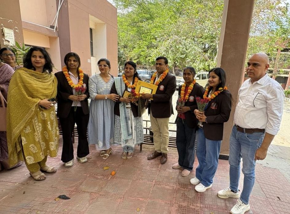 The Women's College Qawwali team delivered an outstanding performance at the national level.