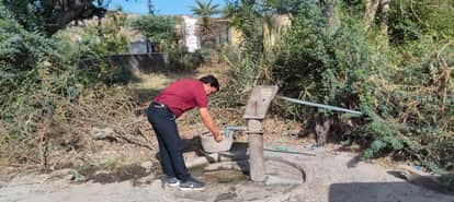 Collector walked through villages, operating hand pumps himself to assess drinking water situation