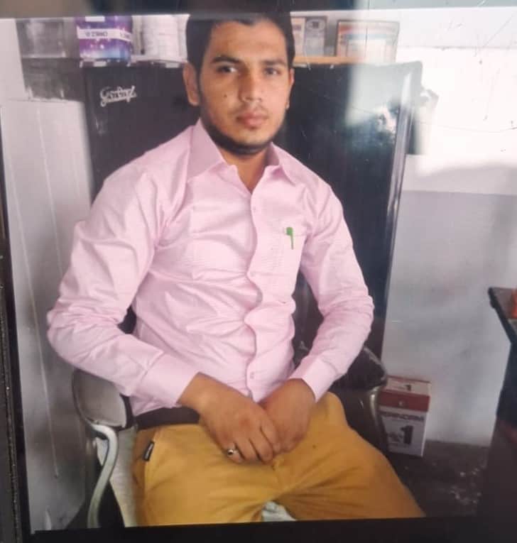 गोली मारकर मारे गए शाहरुख का फाइल फोटो।